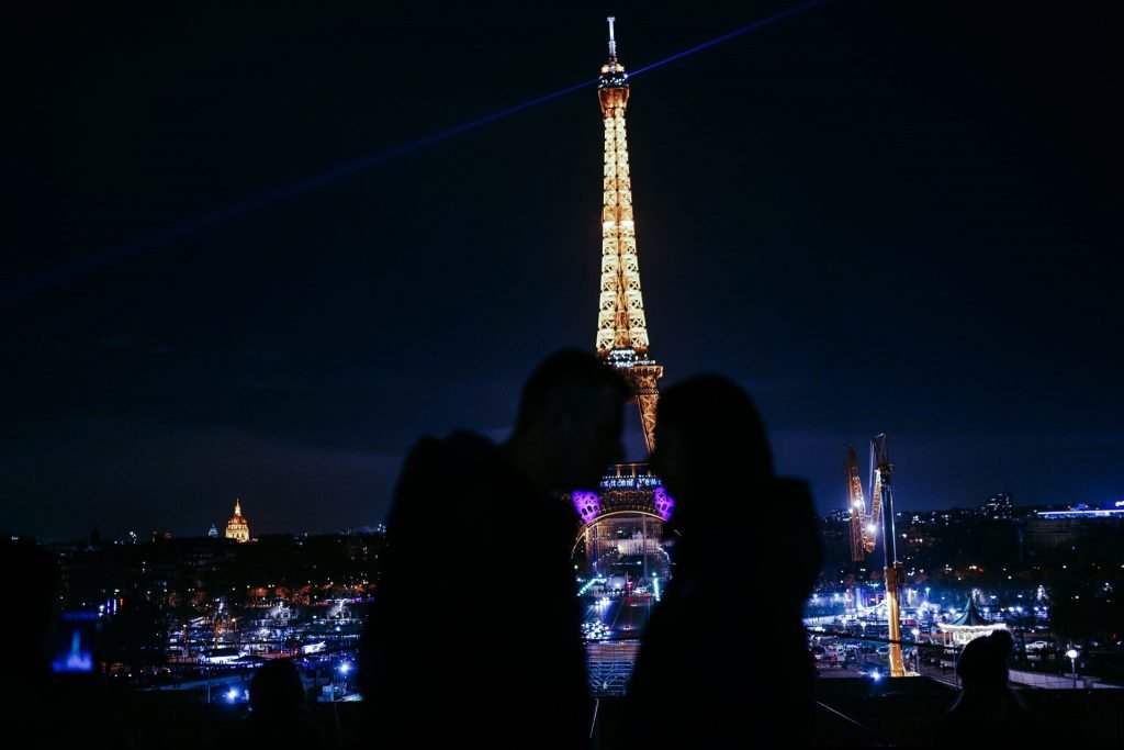 couple eifel touer